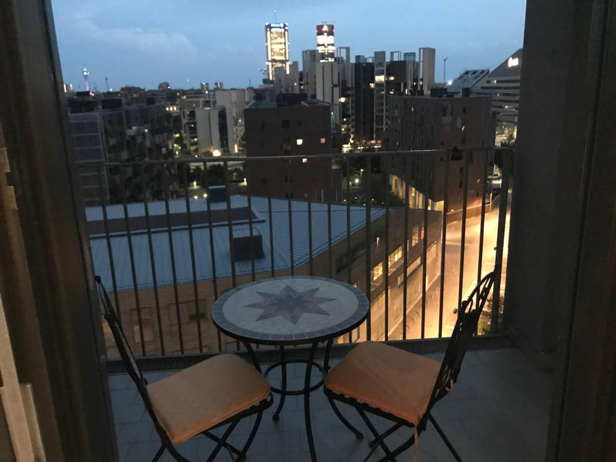 Fiera Milanocity View With Terrace Next To Shopping Mall Apartment ภายนอก รูปภาพ